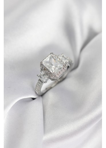 Erb Gümüş Renk Kare Baget Zirkon Taşlı Tek Taş Model Kadın Yüzük