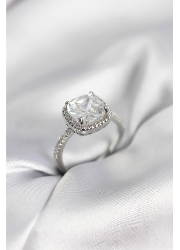 Erb Kare Tek Taş Model Zirkon Taşlı Gümüş Renk Kadın Yüzük