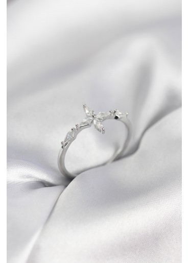 Erb Yıldız Model Zirkon Taşlı Gümüş Renk Kadın Yüzük