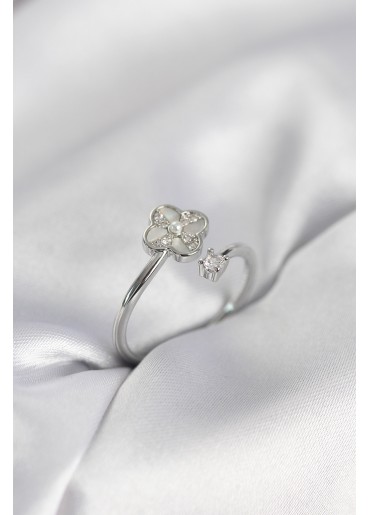 Erb Gümüş Renk Zirkon Taşlı Yonca Model Kadın Yüzük