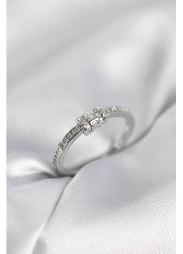 Erb Zirkon Taşlı Gümüş Renk Pirinç Kadın Yüzük