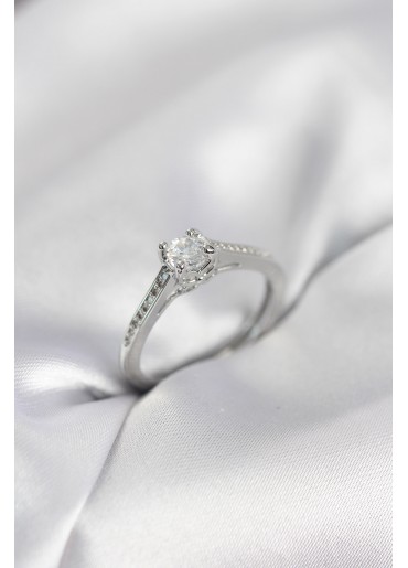 Erb Tek Taş Gümüş Renk Zirkon Taşlı Model Kadın Yüzük