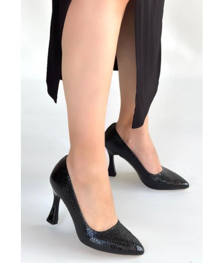 Merio Siyah Baskılı Rugan Topuklu Ayakkabı Merio Siyah Baskılı Rugan Topuklu Ayakkabı