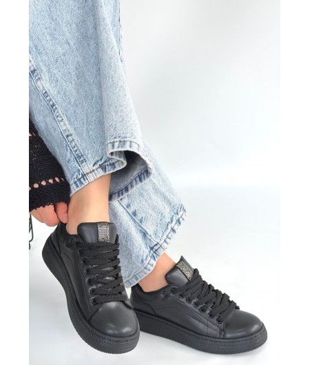 Yier Siyah Cilt Bağcıklı Spor Ayakkabı