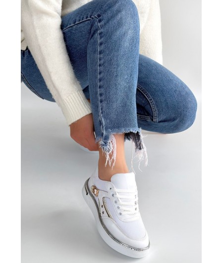 Junda Beyaz Cilt Bağcıklı Spor Ayakkabı