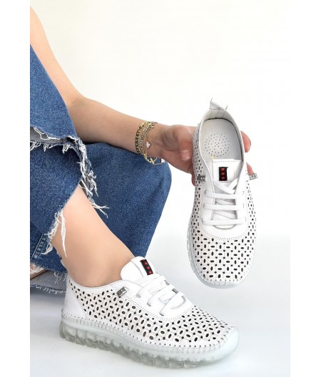 Otja Beyaz Deri Lazerli Bağcıklı Spor Ayakkabı Otja Beyaz Deri Lazerli Bağcıklı Spor Ayakkabı