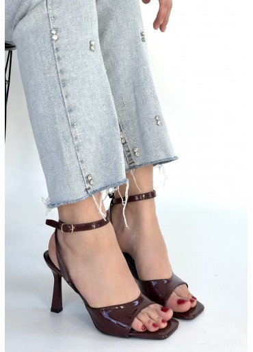 Soha Bordo Rugan Topuklu Bilekten Kemerli Ayakkabı