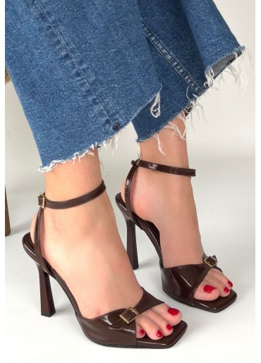 Hoste Kahverengi Rugan Topuklu Bilekten Kemerli Ayakkabı