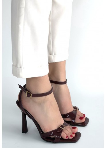 Mirge Bordo Rugan Topuklu Bilekten Kemerli Ayakkabı