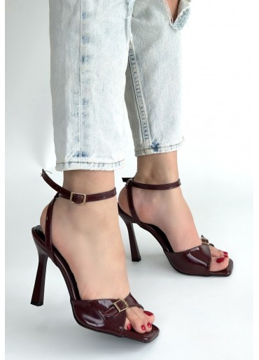 Hoste Bordo Rugan Topuklu Bilekten Kemerli Ayakkabı