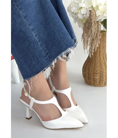 Tula Beyaz Rugan Topuklu Ayakkabı