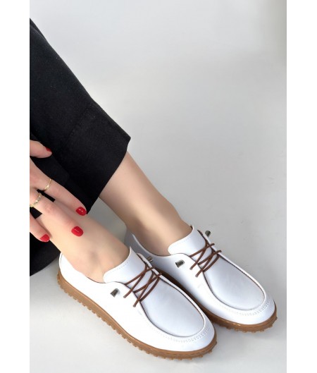 Guot Beyaz Cilt Bağcıklı Babet Ayakkabı