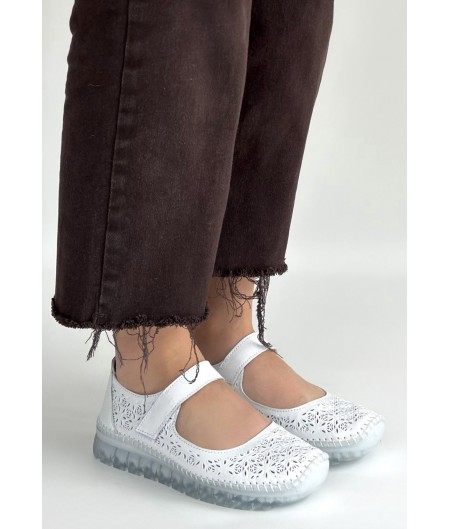 Sina Beyaz Deri Cırt Cırtlı Babet Ayakkabı